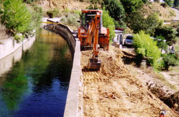 Construcción de un canal de riego